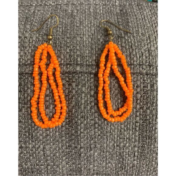 Long Beaded Necklace Set - Picture 4 of 5